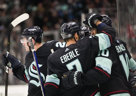 Kraken playoff bound for 1st time after beating Coyotes